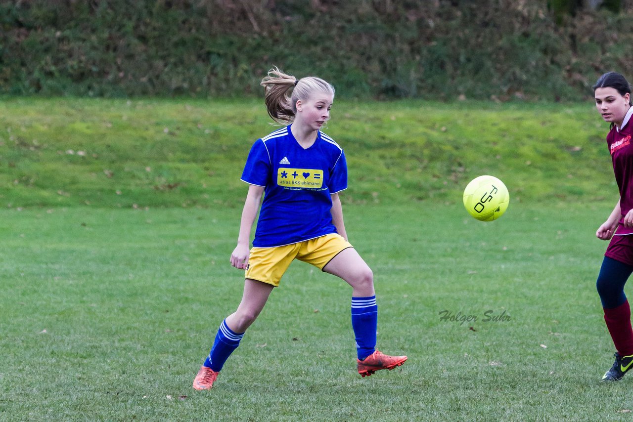 Bild 84 - B-Juniorinnen TSV Gnutz o.W. - SV Henstedt Ulzburg II : Ergebnis: ca. 5:0